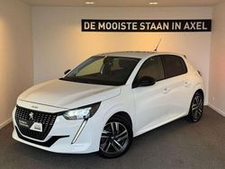 Wit Gebruikt 2023 Peugeot 208 Allure Hatchback | € 16.950 (Eerlijke prijs)