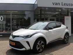 Wit, metallic lak Gebruikt 2023 Toyota C-HR Executive SUV | € 28.400 (Eerlijke prijs)