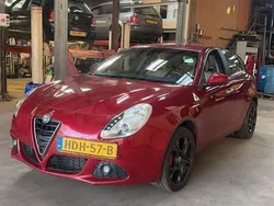 Rood Gebruikt 2012 Alfa Romeo Giulietta Distinctive Hatchback | € 5.999 (Eerlijke prijs)