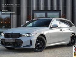 Grijs Gebruikt 2023 BMW 330 M Sport Stationwagen | € 43.900 (Iets duurder)