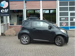 Zwart, metallic lak Gebruikt 2010 Toyota iQ Hatchback | € 3.250 (Eerlijke prijs)