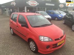 Rood Gebruikt 2004 Daihatsu YRV MPV | € 1.799