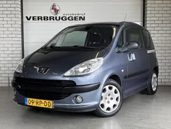 Grijs Gebruikt 2005 Peugeot 1007 Hatchback | € 3.750 (Iets duurder)