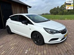 Wit Gebruikt 2017 Opel Astra Hatchback | € 7.995 (Eerlijke prijs)