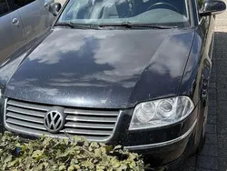 Zwart Gebruikt 2005 VW Passat Stationwagen | € 1.300