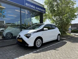 Wit Gebruikt 2022 Toyota Aygo X-play Hatchback | € 11.950 (Super prijs)