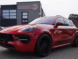 Rood, metallic lak Gebruikt 2020 Porsche Macan Sport SUV | € 82.950 (Super prijs)