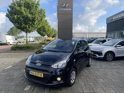 Zwart Gebruikt 2017 Hyundai i10 Comfort Hatchback | € 6.995 (Eerlijke prijs)