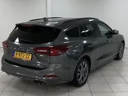 Grijs Gebruikt 2022 Ford Focus ST-Line Stationwagen | € 21.295 (Goede deal)