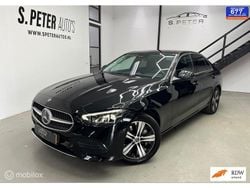 Zwart Gebruikt 2023 Mercedes C300 Luxury Sedan | € 42.250 (Goede deal)