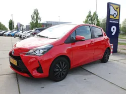 Rood Gebruikt 2019 Toyota Yaris Hybrid Hatchback | € 14.949 (Goede deal)