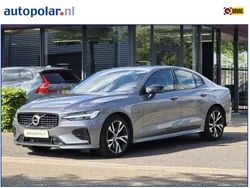 Grijs, metallic lak Gebruikt 2020 Volvo S60 R-Design Sedan | € 27.450 (Iets duurder)