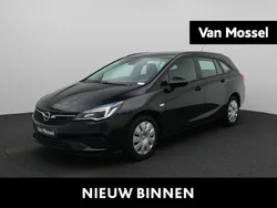 Zwart Gebruikt 2021 Opel Astra Edition Stationwagen | € 13.900 (Goede deal)