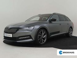 Grijs Gebruikt 2022 Skoda Superb SportLine Stationwagen | € 27.900 (Eerlijke prijs)