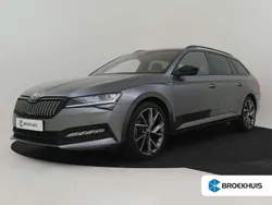 Grijs Gebruikt 2022 Skoda Superb SportLine Stationwagen | € 28.900 (Duur)