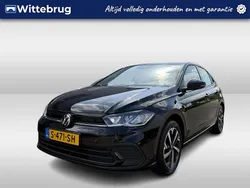 Zwart, metallic lak Gebruikt 2023 VW Polo Life Hatchback | € 19.750 (Eerlijke prijs)