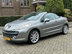 Grijs, metallic lak Gebruikt 2008 Peugeot 207 CC Sport Cabriolet | € 2.950 (Super prijs)