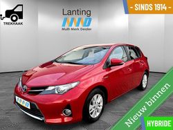 Rood Gebruikt 2014 Toyota Auris Hybrid Hatchback | € 9.999 (Eerlijke prijs)