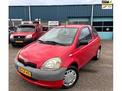 Rood Gebruikt 1999 Toyota Yaris Terra Hatchback | € 2.000 (Eerlijke prijs)