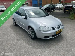 Grijs, metallic lak Gebruikt 2006 VW Golf V Sportline Hatchback | € 1.299