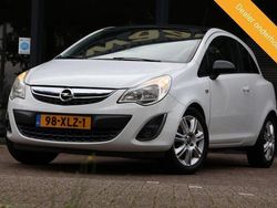 Wit Gebruikt 2012 Opel Corsa Color Edition Hatchback | € 4.245 (Iets duurder)