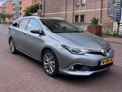 Zilver Gebruikt 2017 Toyota Auris Edition MPV | € 15.000 (Eerlijke prijs)