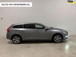 Grijs (metallic) Gebruikt 2016 Volvo V60 Stationwagen | € 6.988 (Super prijs)