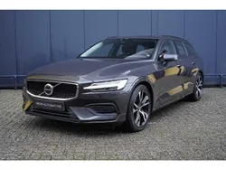 Grijs Gebruikt 2022 Volvo V60 Stationwagen | € 37.995 (Eerlijke prijs)