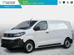 Licht wit (icy white) Nieuw 2025 Opel Vivaro-e Combi Van | € 38.427 (Eerlijke prijs)