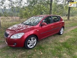 Rood Gebruikt 2008 Kia Ceed Hatchback | € 2.250 (Eerlijke prijs)