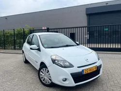 Wit Gebruikt 2011 Renault Clio II Hatchback | € 2.499 (Eerlijke prijs)