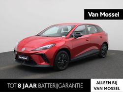 Rood Gebruikt 2023 MG MG4 EV Hatchback | € 19.495 (Eerlijke prijs)