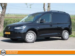 Zwart Nieuw 2024 VW Caddy Style MPV | € 27.888