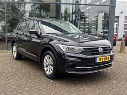 Zwart Gebruikt 2023 VW Tiguan Business SUV | € 33.839 (Super prijs)