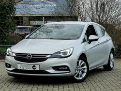 Grijs Gebruikt 2017 Opel Astra Innovation Hatchback | € 15.950 (Duur)
