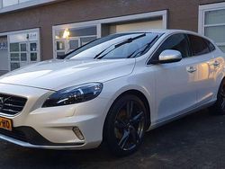 Wit Gebruikt 2015 Volvo V40 R-Design Hatchback | € 15.750 (Duur)