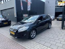 Zwart, metallic lak Gebruikt 2013 Ford Focus Stationwagen | € 4.499 (Goede deal)