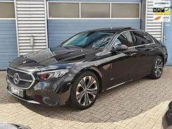 Zwart Gebruikt 2023 Mercedes E220 Avantgarde Sedan | € 54.950