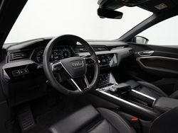 Zwart Gebruikt 2023 Audi e-tron Sportback Black Edition SUV | € 51.650 (Eerlijke prijs)