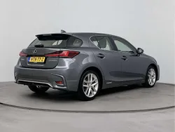 Grijs Gebruikt 2018 Lexus CT200h Luxury Line Hatchback | € 20.945 (Eerlijke prijs)