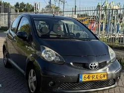 Grijs Gebruikt 2005 Toyota Aygo Sport Hatchback | € 2.500 (Eerlijke prijs)