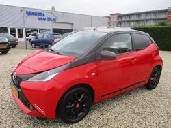 Rood Gebruikt 2017 Toyota Aygo X-cite Hatchback | € 9.950 (Iets duurder)