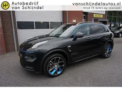 Zwart, metallic lak Gebruikt 2022 Lynk & Co 01 SUV | € 23.445 (Goede deal)