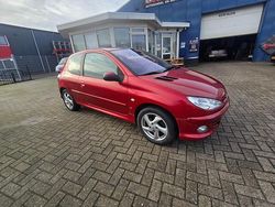Rood Gebruikt 2004 Peugeot 206 Hatchback | € 1.350 (Goede deal)