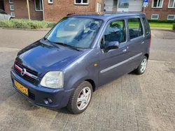 Grijs Gebruikt 2006 Opel Agila Essentia MPV | € 1.699 (Duur)