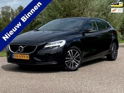 Zwart Gebruikt 2017 Volvo V40 Stationwagen | € 11.588 (Iets duurder)