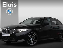 Zwart, metallic lak Gebruikt 2024 BMW 320e M Sport Stationwagen | € 43.900 (Eerlijke prijs)