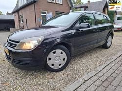 Zwart Gebruikt 2005 Opel Astra Enjoy Hatchback | € 999 (Goede deal)