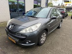 Grijs Gebruikt 2010 Peugeot 206+ Premium Hatchback | € 2.750 (Eerlijke prijs)