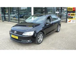 Zwart Gebruikt 2012 VW Jetta Highline Sedan | € 6.495 (Eerlijke prijs)
